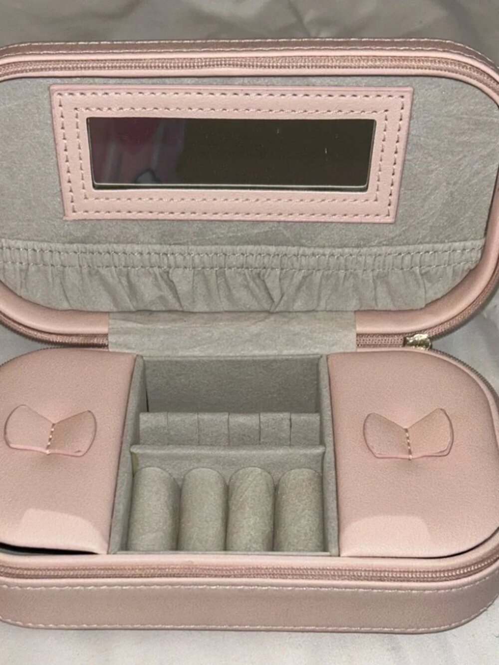 Cupcakes & Cashmere Pink/Cream Jewelry Box EUC